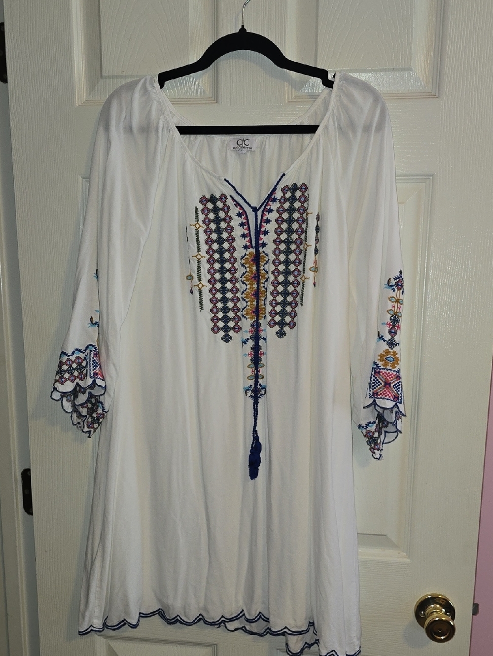 CC White Embroidered V-Neck Tunic with Multicolor Trim